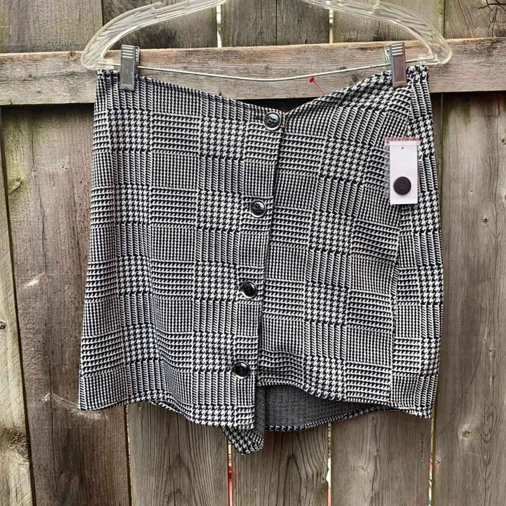 Joe Boxer Button down skirt sz. M NWT